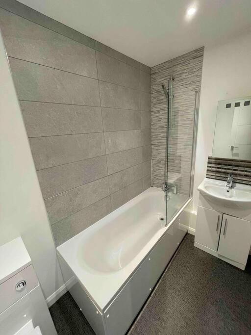 2 Bed City Centre Flat Бат Екстер'єр фото